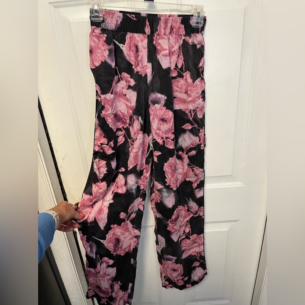 Victoria's Secret Pink and Black Floral lounge pants